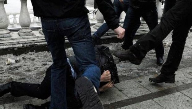 ОПЪЛЧЕНЦИ! Два клана се млатиха във Ветово, има пострадали