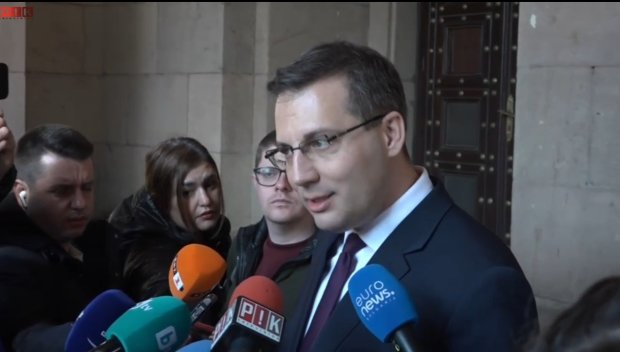 ПЪРВО В ПИК TV! ДПС-Ново начало с горещ коментар след Съвета по сигурност при Гюров: Служебното правителство се провали тотално. Йотова да поеме отговорност и да свика КСНС (ВИДЕО)