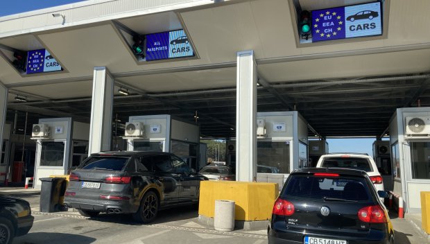 Трафикът е интензивен на ГКПП „Капитан Андреево“ и „Лесово“ на изход за товарни автомобили