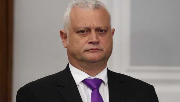 НОВА СЕЧ: Вътрешният Дечев подпука и шефовете на районните управления