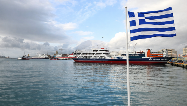 Гръцки моряци стачкуват с искане за евакуация на техни колеги от района на Близкия Изток