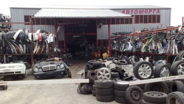 Кола под наем изчезна и бе открита разглобена в автоморга в Перник