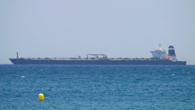Танкер, плаващ под гръцки флаг, беше ударен край Новоросийск