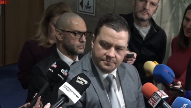 ЕКШЪН В НС! ИТН срина със земята ППДБ: Лицемери, нито един от тях не подкрепи българските деца. Асен Василев ми казваше: Балабанов, Балабанов, кво ти пука за хората... (ВИДЕО)