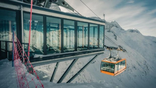 Кабина се откъсна от лифт в швейцарски ски курорт (ВИДЕО)