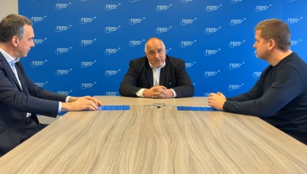 ГОРЕЩО В ПИК TV! Борисов събра двамата си най-успешни кметове, за да кажат защо не са в листите на ГЕРБ - Живко Тодоров и Димитър Николов получават нови ръководни длъжности в партията (ВИДЕО)