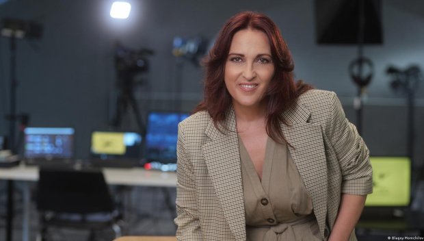 САМО В ПИК И РЕТРО: Ани Цолова дере фенове по 350 евро 