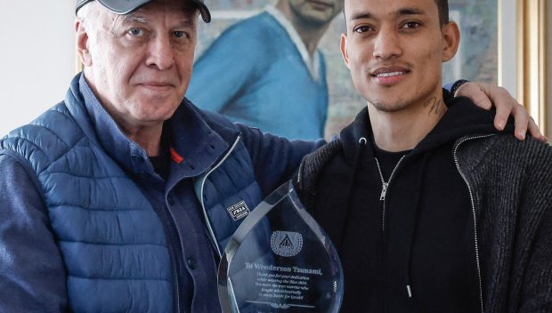 Сираков с голям жест към Цунами