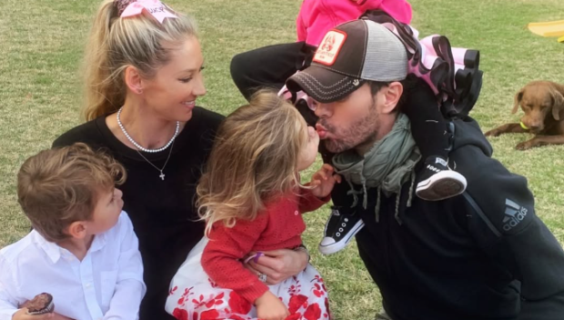 Курникова и Иглесиас кръстиха бебе №4