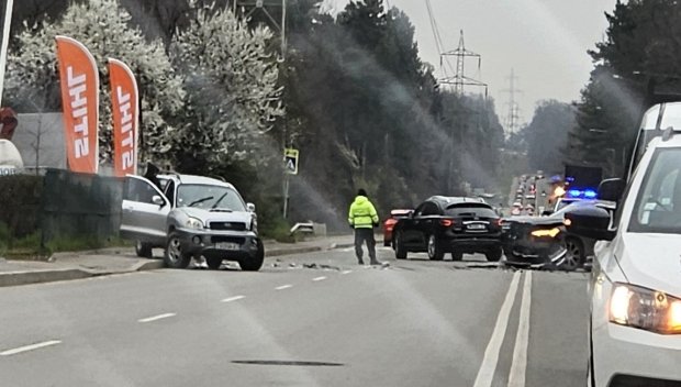 ТЕЖКА КАТАСТРОФА В СОФИЯ: Задръстването е огромно