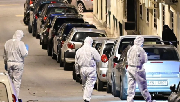 Самоделна бомба избухна пред жилищна сграда в Атина