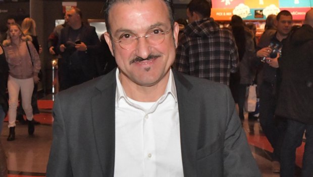 САМО В ПИК И РЕТРО: Да му се ненадяваш: Зуека яхна Порше за 150 хиляди евро (СНИМКА)