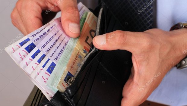 Задигнаха 4000 евро от дома на 90-годишен мъж в Дупница