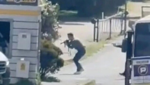 Кървава престрелка край Израелското консулство в Истанбул, има жертви (ВИДЕО)