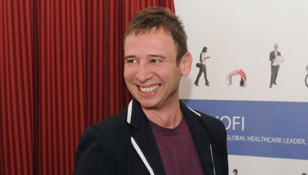 ШОК: Виктор Калев се наблъска с ботокс (СНИМКИ)