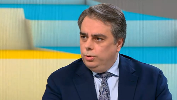 ГЕРОЙ НА НАШЕТО ВРЕМЕ: Асен Василев ОКОКОРИ големи очи от екрана и влезе в нова роля