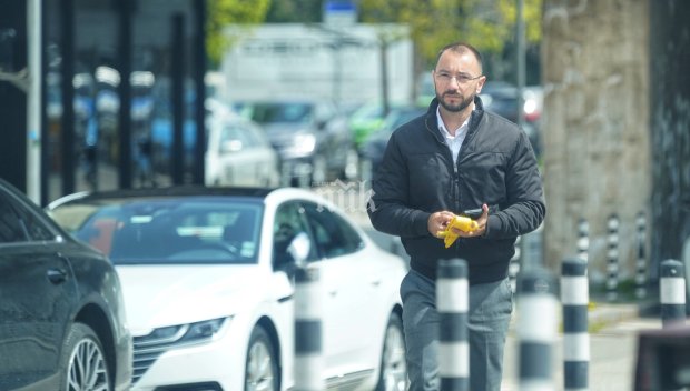 ГОРЕЩО В ПИК: Хекимян на бананова диета след Великден - демонстрира класа пред НДК (СНИМКИ)