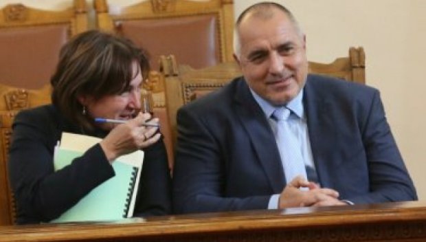 Бъчварова, която наднича зад поръчковото проучване на Маркет линкс, бленува за министерско кресло в кабинет на Радев