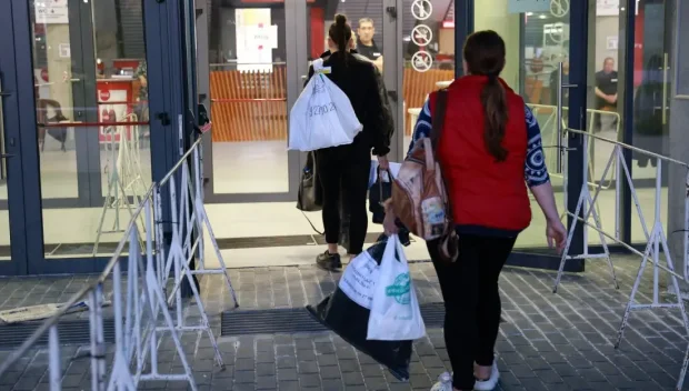 НИЩО НОВО: Напрежение и чакане при обработката на изборните протоколи в Русе