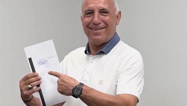 И Стоичков гласува: Изпълних своя дълг (СНИМКИ)