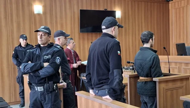 ЗЛОВЕЩО: 22-годишният Мартин разчленил баща си заради дистанционно