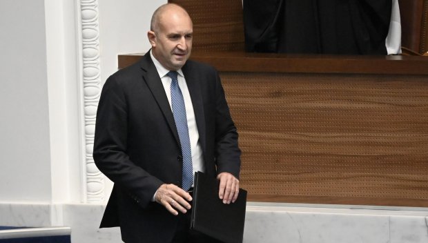 Радев СВЕТКАВИЧНО свиква първото заседание на кабинета му, сменя шефа на ДАНС