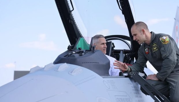 ПОСЛЕДЕН ДЕН, ПОСЛЕДЕН ПИАР: Закарали Гюро и го сложили в Ф-16. И той гледа като теле в железница...
