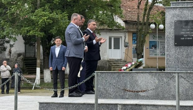 ДПС почете паметта на жертви от т. нар. “Възродителен процес” в Каолиново (СНИМКИ)