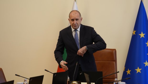 ГОРЕЩО В ПИК! Кметове запалиха телефона на Радев - молят го спешно да реши ТОЗИ ОГРОМЕН ПРОБЛЕМ