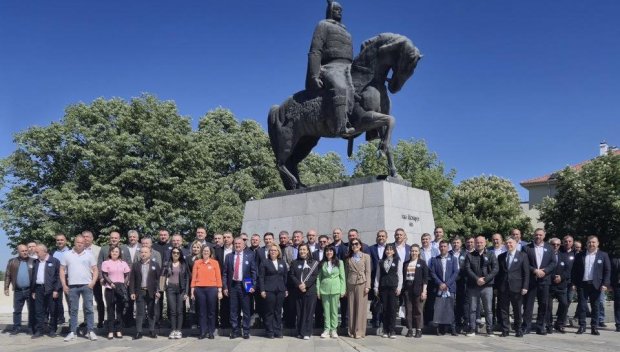 ДПС отбеляза 37-мата годишнина от мирните протести с традиционния възпоменателен митинг-събор в местността „Демир Баба теке“ (СНИМКИ)