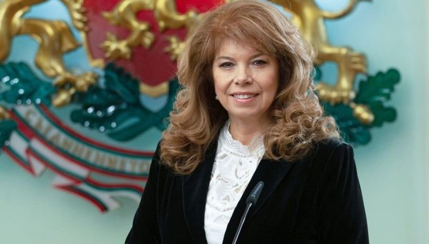 Президентът Йотова награждава достойни българи с принос в благотворителността