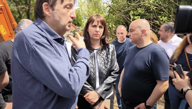 Министър Шишков: Водоснабдяването на Севлиево ще бъде възстановено до довечера или най-късно утре по обяд (СНИМКИ)