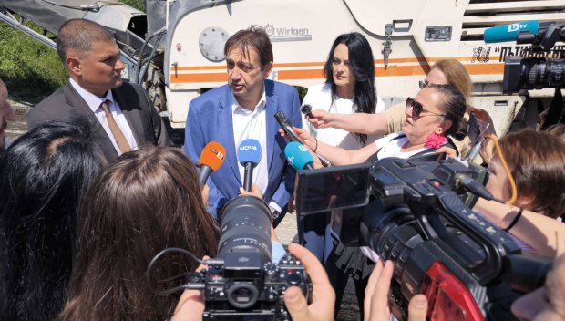 ШИРОКО ЗАТВОРЕНИ ОЧИ: Министър Шишков поиска оставката на директора на кадастъра във Варна заради грандиозния скандал