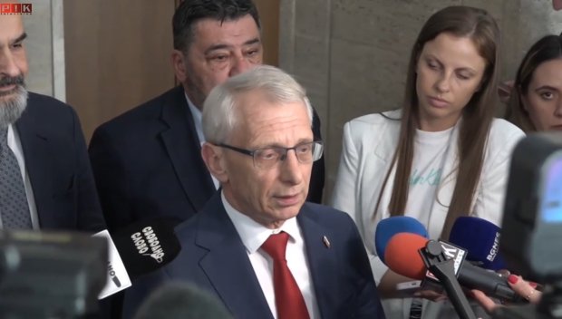 ГОЛЯМ ПАНАИР! ПП скочиха в защита на Благо Коцев - измислиха абсурдна теза защо е проспал изграждането на огромен комплекс край Варна. Денков и Величков крещят на журналисти
