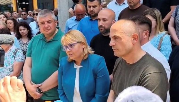 Айтен Сабри с парещи въпроси след акцията срещу Ерол Мюмюн: Връщаме ли се към репресивните години? Редно ли е осем полицаи да те отведат за разпит? Цяла България е зад кмета (ВИДЕО)