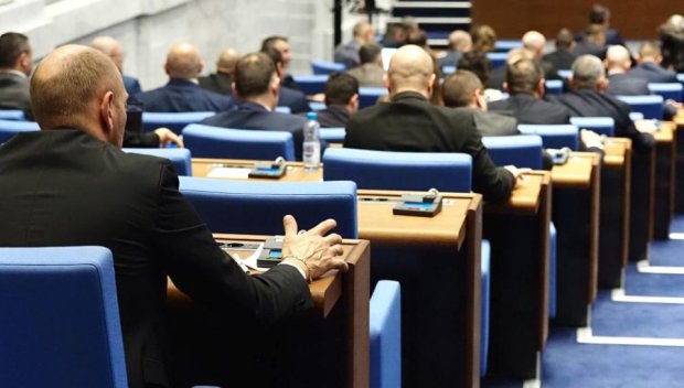 ИЗВЪНРЕДНО В ПИК TV! Шестима министри на редовния парламентарен контрол. Преди това депутатите приеха промени в Закона за кредитните институции (ВИДЕО/ОБНОВЕНА)