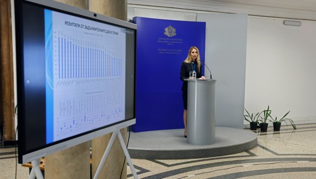 МОН: Рекорден брой шестици на матурите по български език и литература, най-високите резултати от 2008 г. насам
