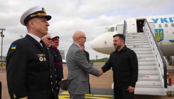 Зеленски пристигна на работно посещение във Великобритания