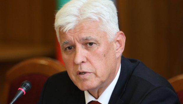 Стоянов: САЩ искаха военните им самолети на летище Васил Левски да останат до 30 юли, но кабинетът разреши до 30 юни