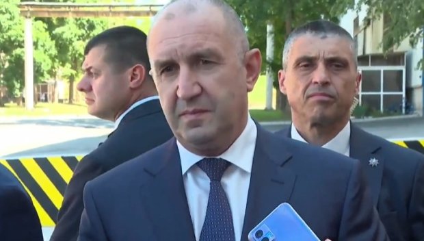 ИЗВЪНРЕДНО: Радев с първи коментар за мира между САЩ и Иран, сравни Борисов с черната пантера от Шумен
