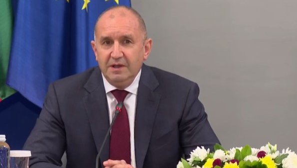 Радев РЕЖЕ ДОСТЪПА НА ОЛИГАРХИЯТА до публичните ресурси: Разкриват автоматично фаворитите за обществени поръчки (ВИДЕО)