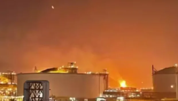 13 загинали и 66 ранени при експлозия в газов комплекс в Катар