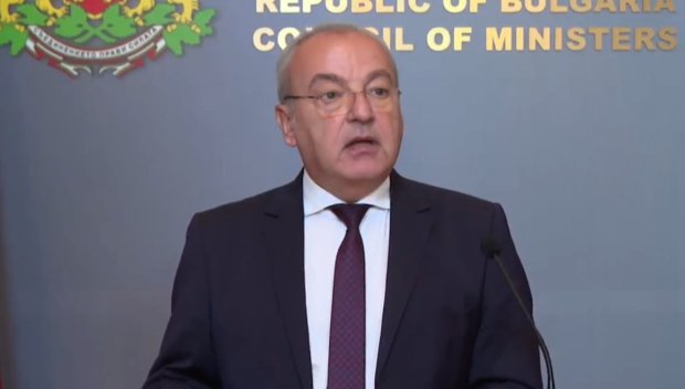 ОТ ПОСЛЕДНИТЕ МИНУТИ! Кабинетът одобри проектобюджета за 2026 година - Гълъб Донев изкара наяве всички големи разходи (ВИДЕО)