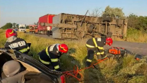 Български камион предизвика катастрофа в Румъния, има загинали