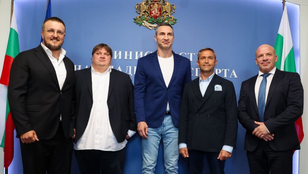 Министър Енчо Керязов обсъди с Владимир Кличко развитието на бокса и предстоящото Европейско първенство в София