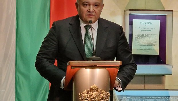 СВОЕВОЛИЯТА НА ДЕМЕРДЖИЕВ: Злоупотреба с власт и престъпление по служба, да опразни кабинета в МВР заедно с пиарката му, инфлуенсърите и десетките му съветници