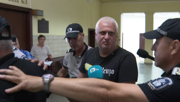 Шофьорът, разкъсал мантинелата на АМ Тракия и убил две деца, обжалва мярката си
