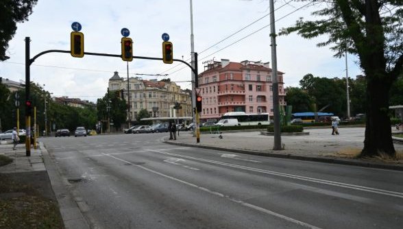 Тази вечер изграждат разделителен остров на ключово кръстовище в София