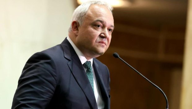 Двама ТОП ЖУРНАЛИСТИ поискаха незабавно оставката на Демерджиев заради лъжите му за полетите на Делян Пеевски: Може да е бил точен с парите, но не е точен с фактите