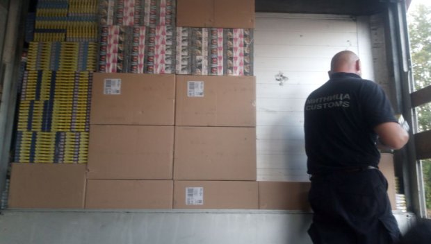 Митничари задържаха нелегални цигари и вейпове в района Видин (СНИМКИ)